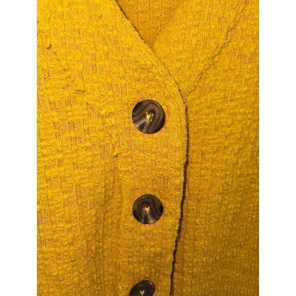 Two by Vince Camuto Sz M Mustard Yellow Slub Knit Button Cardigan Exposed Seams - Picture 4 of 6
